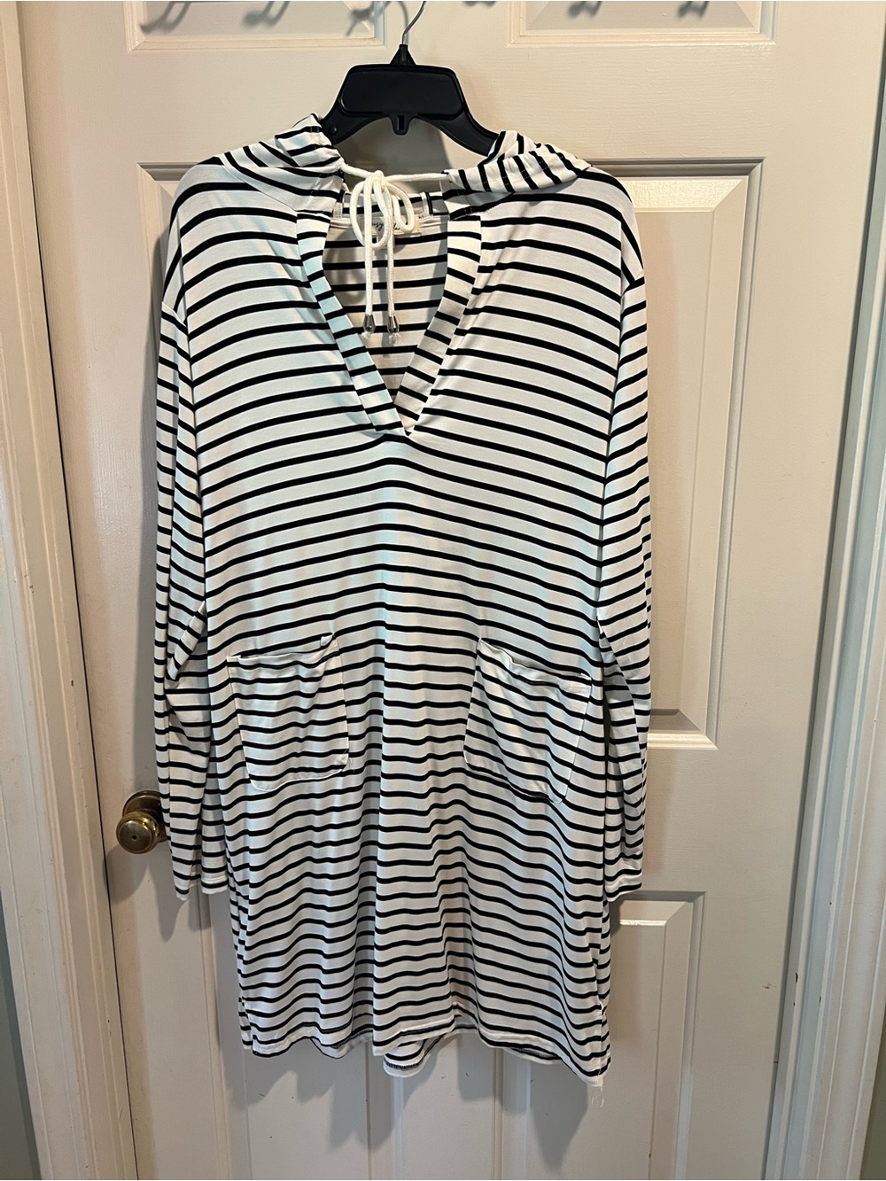 daisy island brand Striped Hooded Tunic Top - White & Black